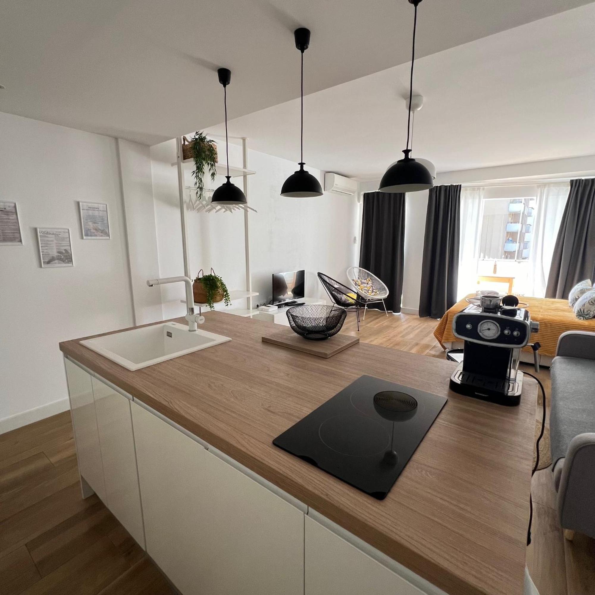 Holiday Studio By Meatina Torremolinos Esterno foto