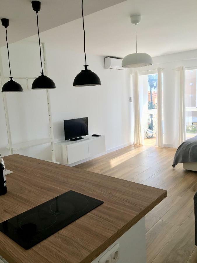 Holiday Studio By Meatina Torremolinos Esterno foto